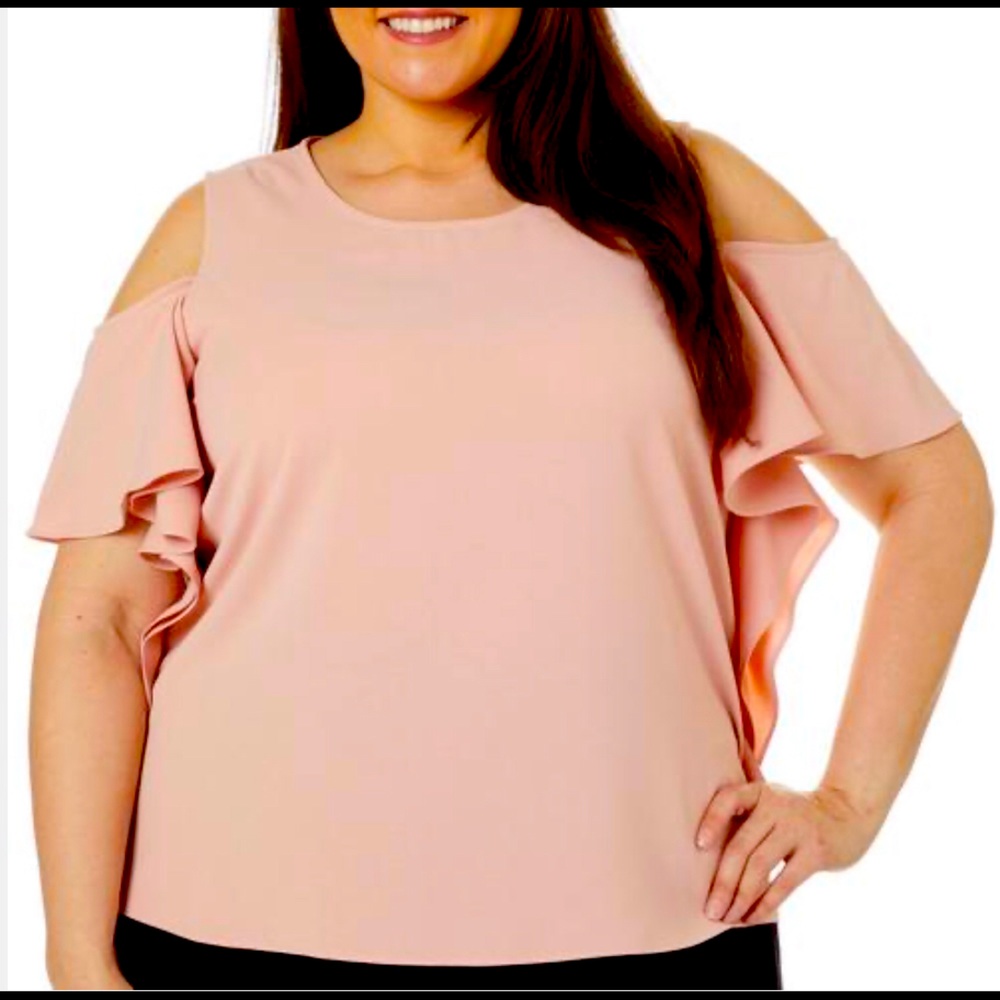 NWT L.N.V Plus Size Solid Ruffle Cold Shoulder Top